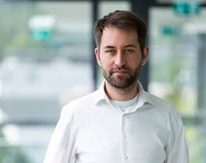Dr. Julien Siebert